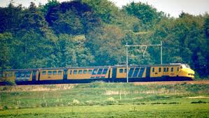 In mei 1977 kaapten negen gewapende molukse jongeren een trein bij de punt in drenthe. Docu Over De Molukse Kapingen Het Waren Absurde Acties Het Parool