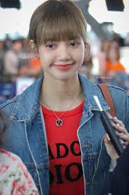 Lisa is the same age as fellow blackpink star rosé at just 23 years old, making them the youngest of the group. Because Of You On Twitter Blackpink Lisa Korean Girl Groups Lalisa Manoban