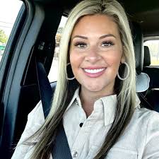 Amber Miller's Instagram, Twitter & Facebook