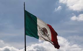 Durante estos dias la bandera nacional permanecerá izada a media asta en todos los edificios públicos. Duelo Nacional Decretan 3 Dias Por Desplome En L12 Del Metro Cdmx