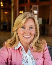 Stacy Deen's Instagram, Twitter & Facebook