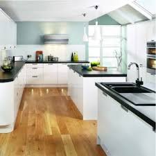 white gloss kitchen