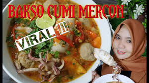 Resto di kawasan pantai indah kapuk (pik) jakarta utara ini sukses memanjakan lidah dengan sajian seafoodnya yang mantap. Bakso Cumi Mercon Viral Resep Dan Cara Mudah Membuat Bakso Cumi Mercon Bakso Enak Youtube