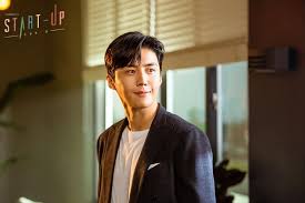 Setelah melakukan debut yang mencolok namun gagal sebagai idola, ia menjadi. Start Up Still Cuts Kim Seon Ho ê¹€ì„ í˜¸ Philippines Facebook