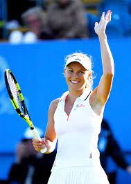 Simona halep was beaten in the french open final by the unseeded jelena ostapenko. Caroline Wozniacki D Simona Halep On Day Five Of The Aegon International Eastbourne On June 29 2017 I Tennis Players Female Caroline Wozniacki Tennis Fashion