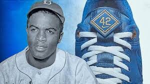 Arielle Clarke's Instagram, Twitter & Facebook