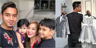 Suami kepada pelakon mawar rashid, raf yaakob meluahkan rasa kecewa dengan tohmahan dan hinaan yang dilemparkan oleh. Bekas Isteri Halang Anak Anak Raf Yaakob Hadir Resepsi Mawaraf Malam Ini