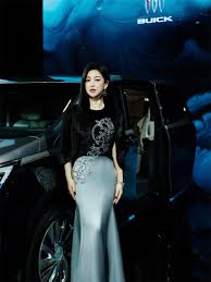 世纪女神”朱珠亮相别克2025款世纪CENTURY发布会- 中国日报网