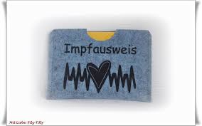 Tolle heimtierausweis hülle für den impfausweis deines haustieres macht den nächsten tierarztbesuch sicher ein bisschen fröhlicher. Impfpasshulle Handarbeit Aus Hochwertigen Filz Angelika Just