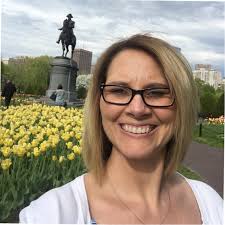 Lucinda Bauer's Instagram, Twitter & Facebook