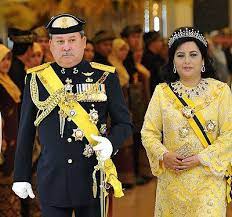 Sultan johor ialah jawatan warisan dan raja pemerintah negeri johor di malaysia. Kisah Puteri Sultan Perak Menjadi Permaisuri Negeri Johor