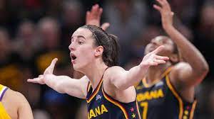 Officiating Caitlin Clark? Outside refs weigh in. 'We're pros. Not perfect'