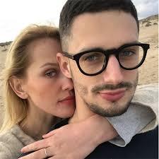 „chtěla bych jednou pracovat v televizi, říká linda bartošová z vraclavi, která v přímém přenosu prohlásila. Krasnejsi Jako Zpravodajka Nez Jako Miss Linda Bartosova Si Ct Vydrela Expres Cz