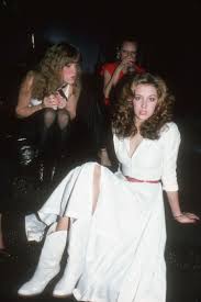 In the 1980s (en) 1980s in fashion, 1980s costume (en); The Best Of 1980s Fashion Vintage 80s Outfits And Fashion Trends