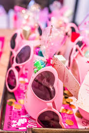 Fun and easy stenciled diy bachelorette party favor bags, a tutorial sponsored by burlapfabric.com. Pin On Cute Ideas For The Future