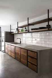 Cabinets without frames that are lined up horizontally and lack any ornamental designs are the elements that best represent modern kitchen cabinet design motifs. Zqovzlme0g1jfm