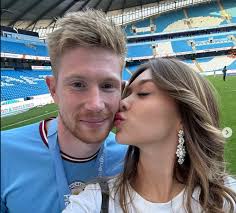 Il a attrapé mon téléphone": Kevin De Bruyne révèle comment son ami l'a  aidé à rencontrer sa femme - Football | Tribuna.com