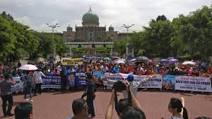 Mail 1954) on malaisia poliitik ja oli parlamendi liige eest tanjung malim, perak märtsist 2008 kuni maini 2018.1 ong oli kaks korda peasekretär malaisia. Pengundi Desak Ong Ka Chuan Dicalon Semula