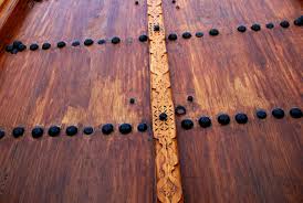 كونا باب بو خوخة من أشهر الأبواب التي زينت بيوت ومساجد أهل الكويت قديما الثقافة والفنون والآداب 23 03 2017