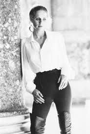 Recognised as one of the greatest european actresses, ullmann is known as the muse and frequent partner of filmmaker ingmar bergman. Liv Ullmann Live Anziehsachen Mode