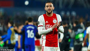 Ziyech nam in douala een doelpunt en een assist voor zijn rekening. Hakim Ziyech Sprunge Auf Einem Privat Jet In Richtung Der Uk Vor Verbinden Sich Mit Chelsea Aktuelle Boulevard Nachrichten Und Fotogalerien Zu Stars Sternchen
