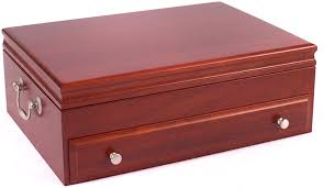 One of the wonderful things about owning silver there are basically two options when it comes to acquiring a really large silver flatware chest. Amazon Com American Chest F01c Bounty Flatware Chest Solid American Hardwood With Heritage Cherry Finish Anti Tarnish Lining Multicolor Home Kitchen