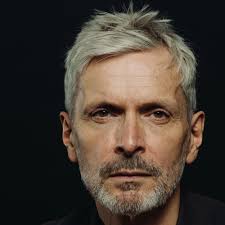 Das Foul von Niclas Füllkrug gegen Adrien Rabiot sorgt weiter für  Diskussionen. Nach minutenlanger VAR-Prüfung nahm Kruzliak das 1:1 von  Deniz Undav gestern zurück