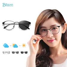 Cermin mata terkini untuk perempuan. Jual Kacamata Wanita Model Terbaru Juli 2021 Bukalapak