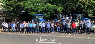 0%0% found this document useful, mark this document as useful. Agricultores Montealtenses Realizam Tratoraco Contra Aumento De Impostos Jornal O Imparcial