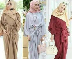 Model baju gamis yang modern dan kekinian juga sangat banyak beredar di pasaran. 10 Model Baju Gamis Untuk Orang Gemuk Agar Terlihat Langsing