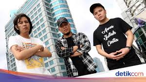 Dengan kunci gitar paling mudah terdalam peterpan: Chord Gitar Lagu Harusnya Aku Oleh Armada
