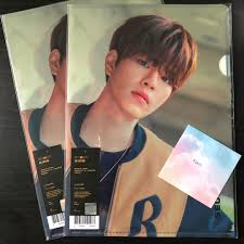 Stray kids world tour 'district 9 : Stray Kids District 9 Unlock In Seoul Official Goods Seungmin L Holder Hobbies Toys Memorabilia Collectibles K Wave On Carousell