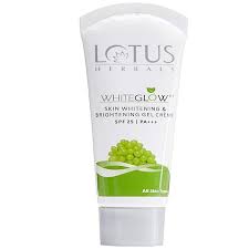 It has unique gel + crème texture that gets absorbed quickly and gives deep nourishment. Lotus Herbals Whiteglow Skin Whitening And Brightening Gel Creme 18g