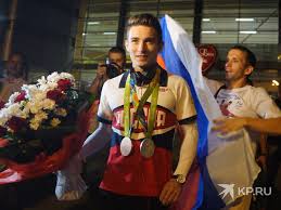 Пётр i въезжал в москву, желая отметить в столице свою победу над карлом xii. Y1bledo4ceftum