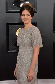 Lana del rey seems to have preemptively defended herself from criticism about her new album cover having a lack of diversity. Lana Del Rey Unveils Defends Chemtrails Over The Country Club Album Cover Breitbart