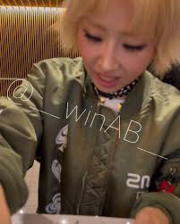 2NE1 fantaken photos at their send-off in Tokyo, Japan from their 'WELCOME  BACK' Asian tour 🇯🇵✨ by ___winAb___