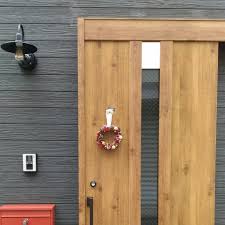 玄関リース 花が好き 花のある生活 お花のある暮らし 玄関リース手作り 手作りリース クリスマスリース手作り クリスマスリース クリスマスリース作り 玄関ドア 引き戸玄関 玄関引き戸 マキアートパイン ykkap ykk 初めてのクリスマス 玄関 引き戸