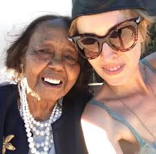 Tom Petty's grieving daughter shares personal photos from the rocker's  funeral