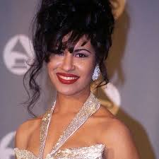 Yolanda saldívar, la asesina de selena quintanilla, trabaja como conserje en la cárcel donde. Netflix Selena The Series 2020 Cast And Real Life Counterparts