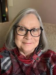 Donna Burr's Instagram, Twitter & Facebook