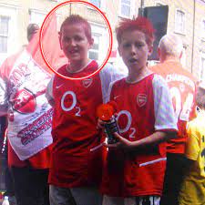 A master of football was dinamo zagreb manager's zoran mamic's verdict on harry kane after the tottenham striker's brace put his side in control of their europa league last 16 tie. Harry Kane In An Arsenal Shirt Again A New Picture Emerges Of Tottenham S Derby Hero In A Gunners Kit Mirror Online