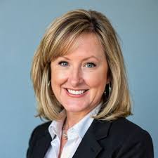 Today's my first day! I am SO excited and honored to have joined the  Co-operative Education (CE) at the University of Waterloo as a Student  Advisor. After several weeks of training, I