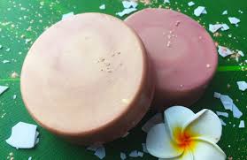 Recette Soin Solide Paillete Sublime Moi En 2020 Beurre De Karite Bio Parfum Solide Monoi De Tahiti
