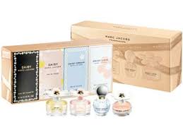 When product arrived it was marc jacobs daisy love eau so sweet but was only 1.6 fl oz. Marc Jacobs Daisy 4 Piece Mini Gift Set Daisy Daisy Eau So Fresh Daisy Dream Daisy Love Marc Jacobs Gift Sets For Her Marc Jacobs Daisy Daisy Eau So Fresh