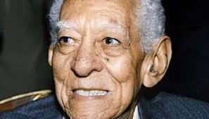 Pedagogos de pie! 65 años de nuestro canto triunfal por Alexander Lugo