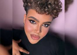 Robert Martínez: del talento a la consagración como Maquillista del Año en  los Premios La Flor