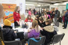 Objednal cestu pre 16 osôb, potvrdil hovorca spoločnosti, ktorá okružné výletné plavby organizuje. Realizovali Jsme Knizni Festival Ostrava 2 Rocnik Mistni Akcni Plan Rozvoje Vzdelavani Orp Ostrava Ii