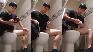 Quay lén trai đi ỉa - FullBoys