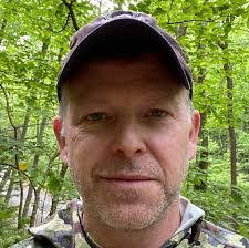 Isaiah Hays's Instagram, Twitter & Facebook