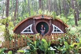 Built in 2007, hotel parkland is a distinct addition to chitwan and a smart choice for travelers. Rumah Hobbit Paraland Resort Harga Menginap Di Rumah Hobbit Bandung Ceria Kg Iklan Jual Beli Rumah Terlengkap Dan Terbaru Dari Harga Murah Sampai Lokasi Foto Video Dan Info Properti